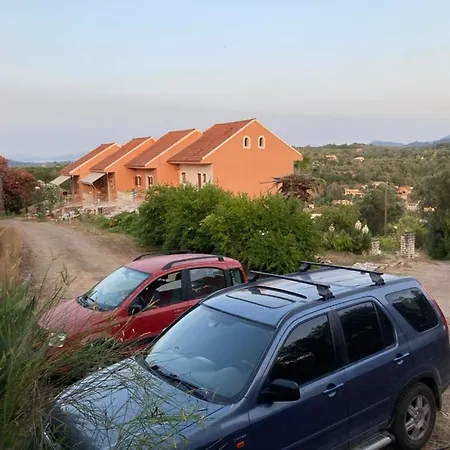 Kokkini Peach House *