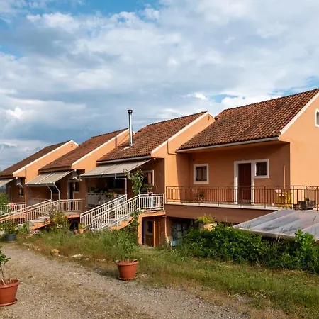 Kokkini Peach House Kokkínion