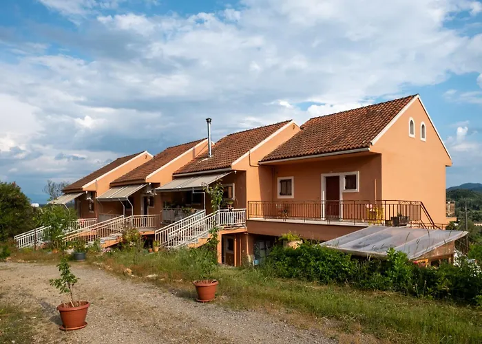Kokkini Peach House Kokkínion